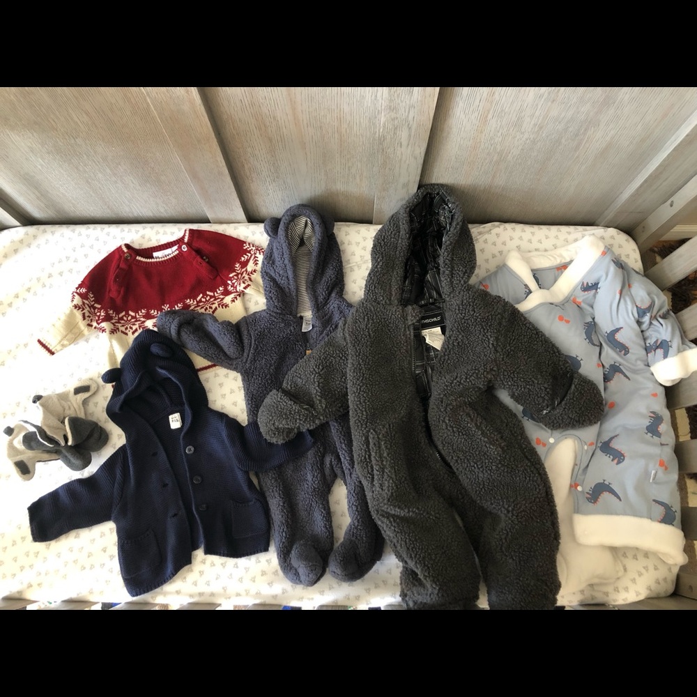 SOLD/Bundle of 6 baby winter items